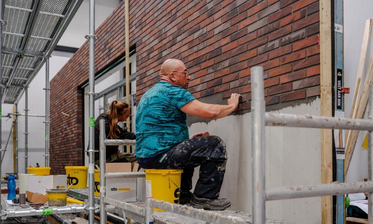 Gevelstriprobot versterkt het vakmanschap